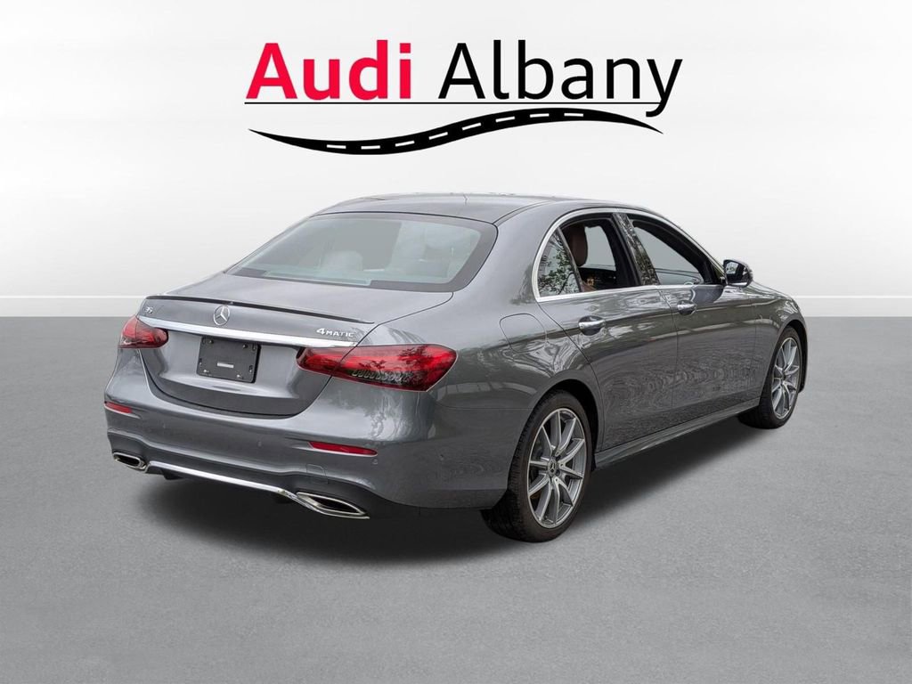Used 2023 Mercedes-Benz E 350 4MATIC Sedan image 4