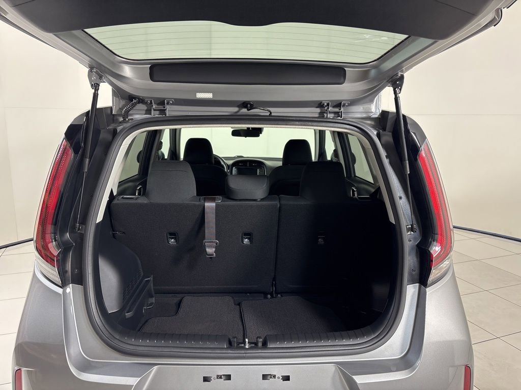 Used 2023 Kia Soul LX image 23