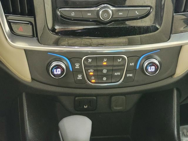 Used 2023 Chevrolet Traverse LS image 23