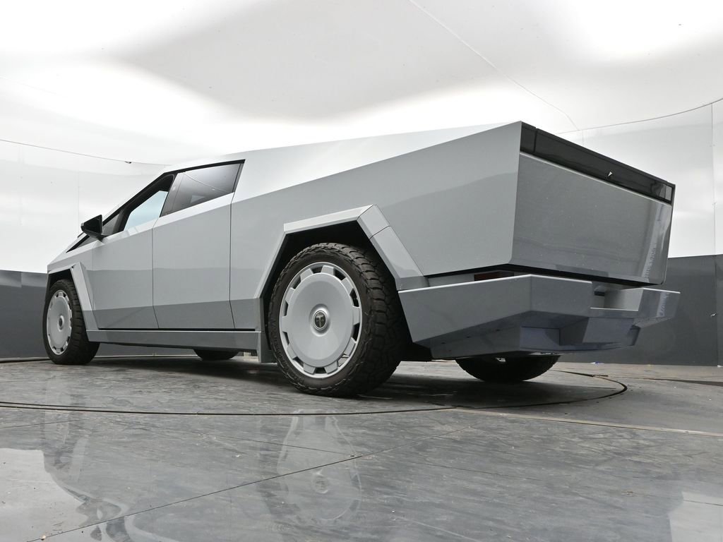 Used 2024 Tesla Cybertruck AWD Crew Cab image 45