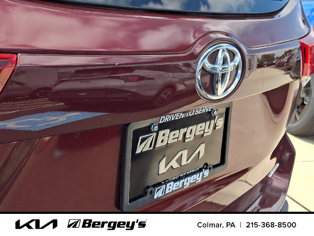Used 2019 Toyota Highlander LE AWD/4WD image 31
