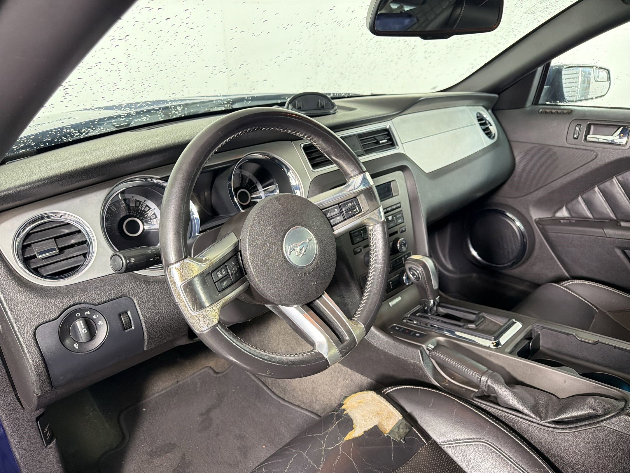 Used 2013 Ford Mustang Premium RWD image 4