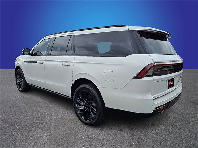 New 2025 Lincoln Navigator L Reserve w/ Jet Appearance Package image 4