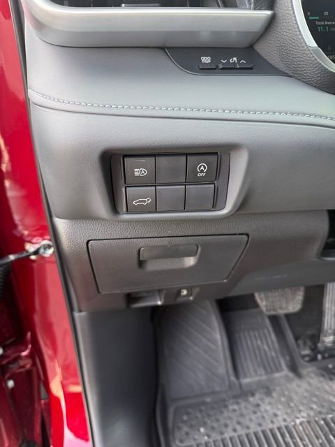Certified 2026 Toyota Highlander XSE image 17
