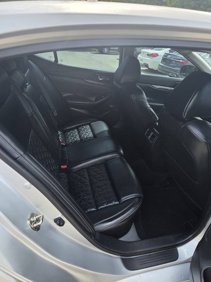 Used 2016 Nissan Maxima Platinum w/ Interior Lighting Package FWD image 13