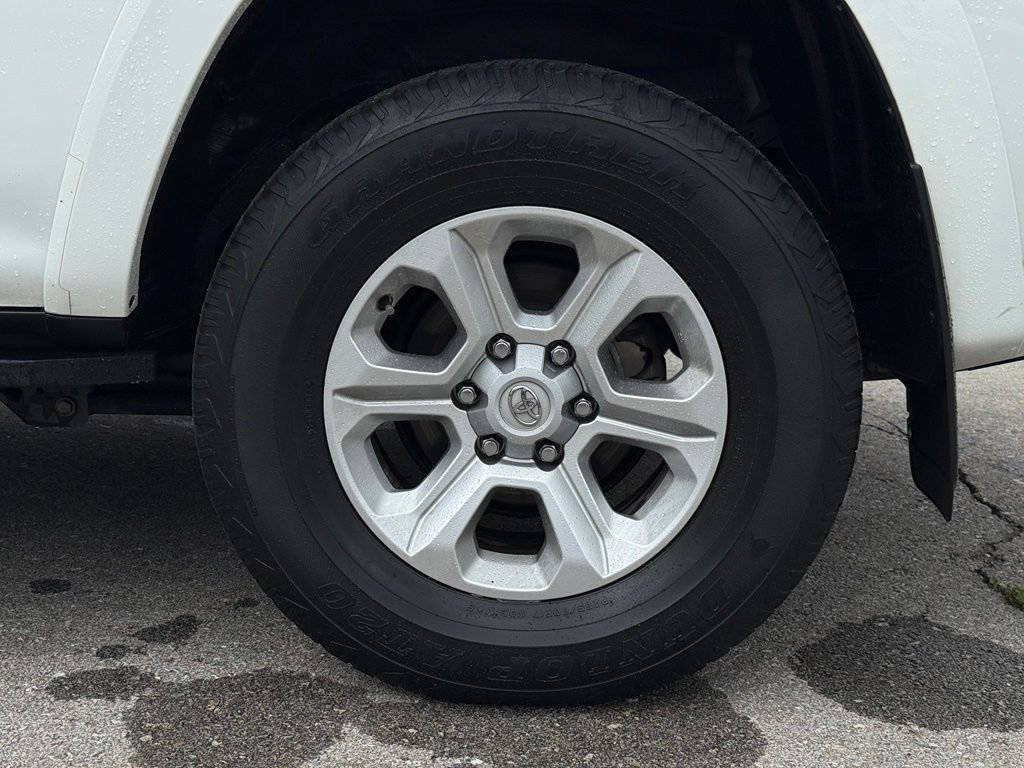 Used 2024 Toyota 4Runner SR5 RWD image 5