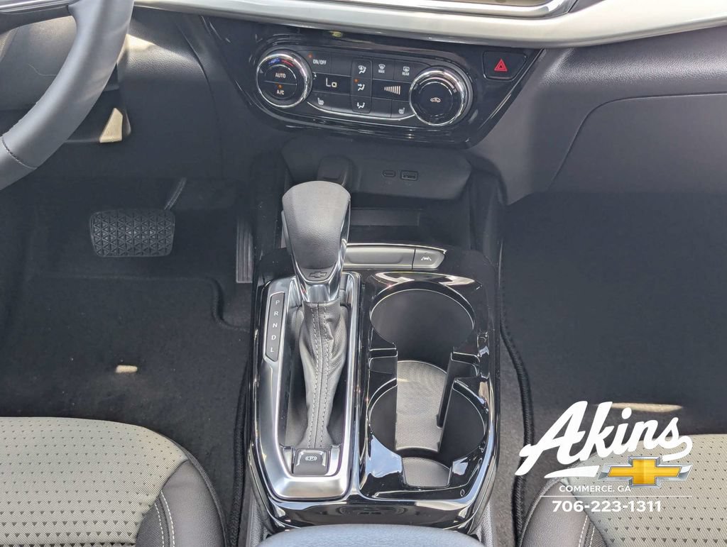New 2026 Chevrolet Trax LT w/ Sunroof Package FWD image 18