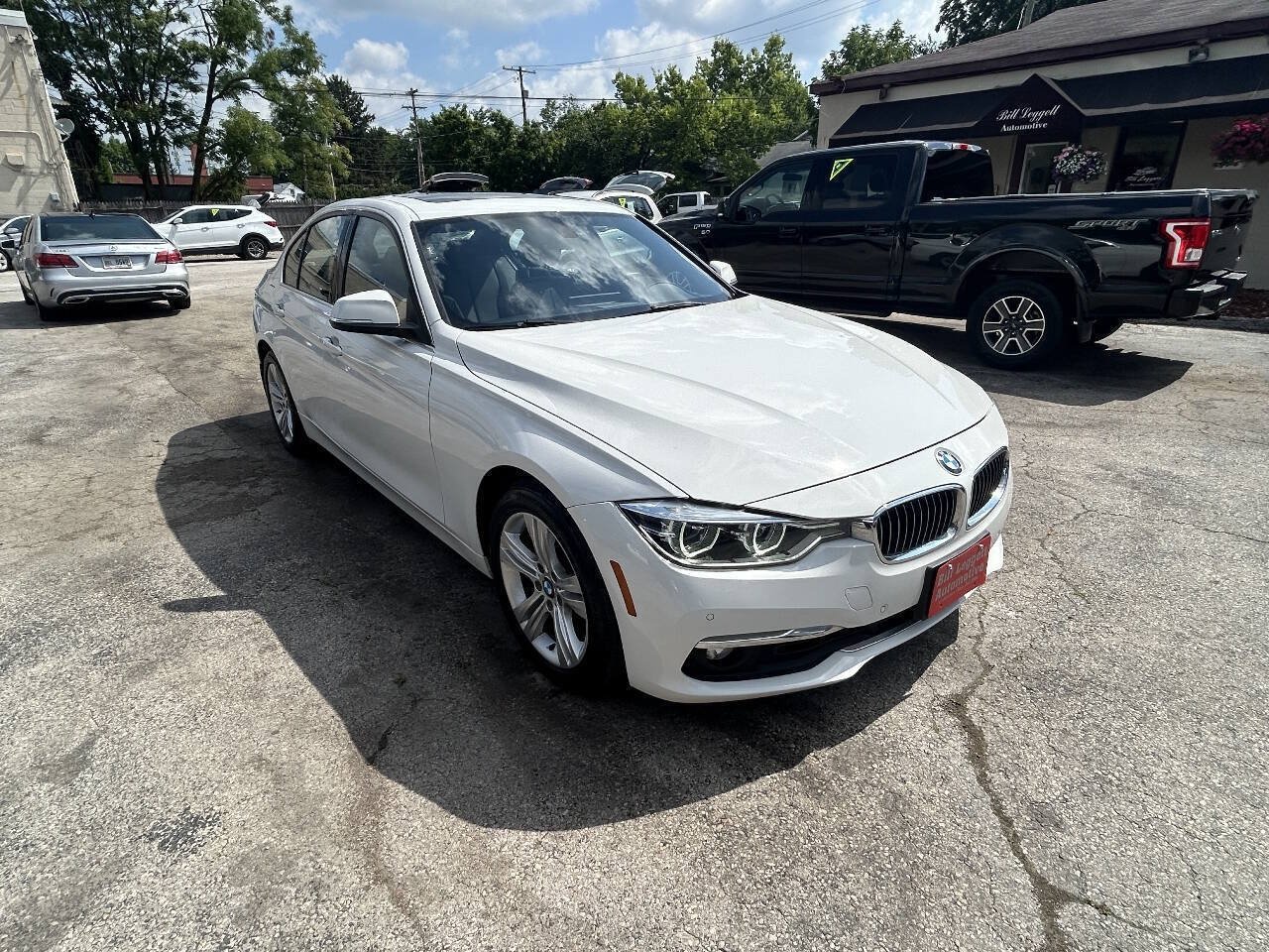 Used 2017 BMW 330i xDrive Sedan AWD/4WD image 14
