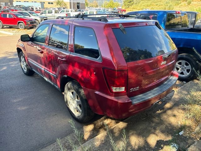 Used 2010 Jeep Grand Cherokee Laredo w/ Popular Equipment Group AWD/4WD image 3