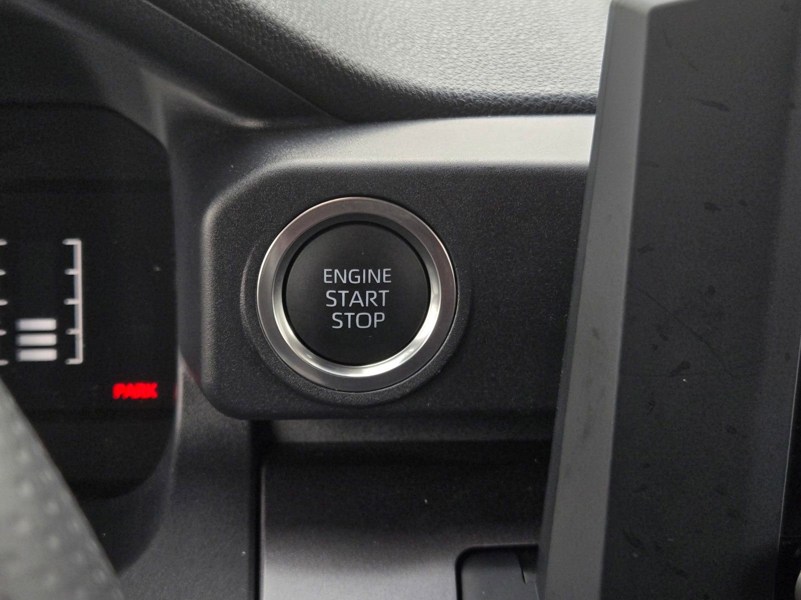 Used 2025 Toyota 4Runner SR5 AWD/4WD image 19