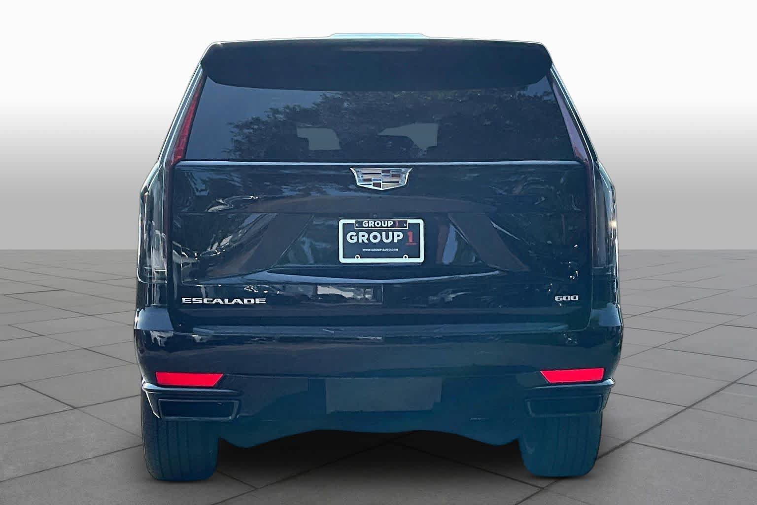 Used 2024 Cadillac Escalade Sport Platinum w/ LPO, ONYX Package AWD/4WD image 5