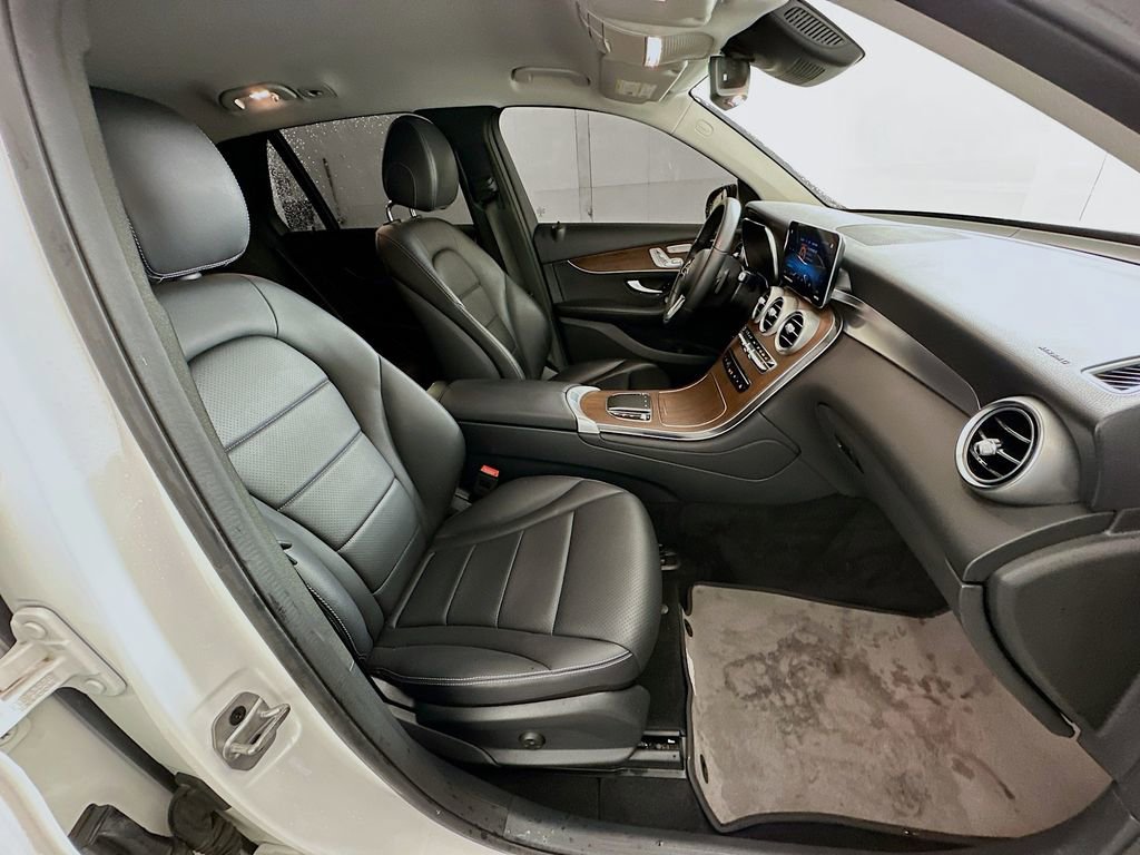 Used 2022 Mercedes-Benz GLC 300 4MATIC image 27