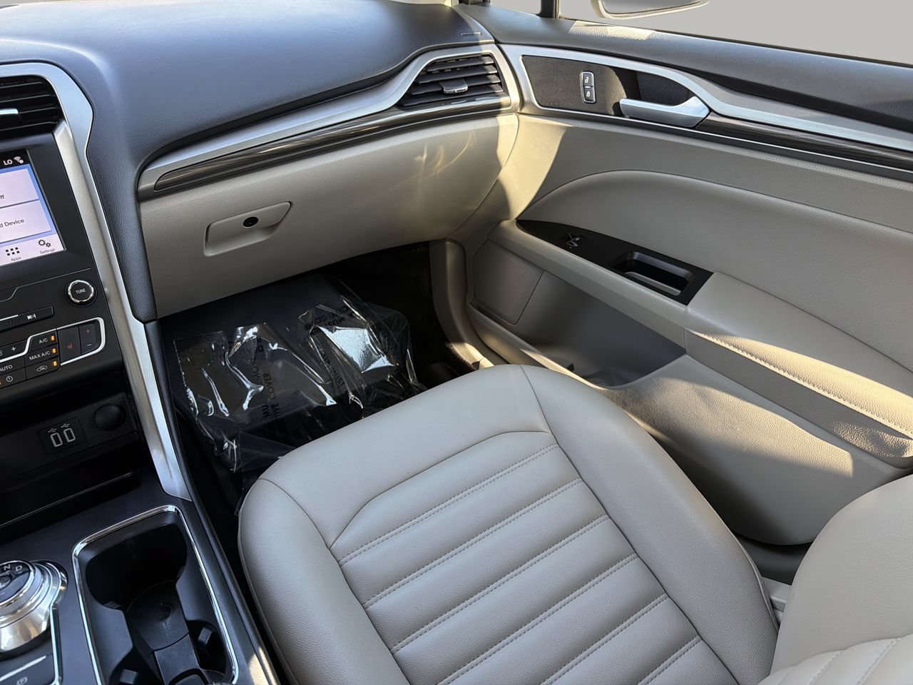 Used 2019 Ford Fusion SEL FWD image 15