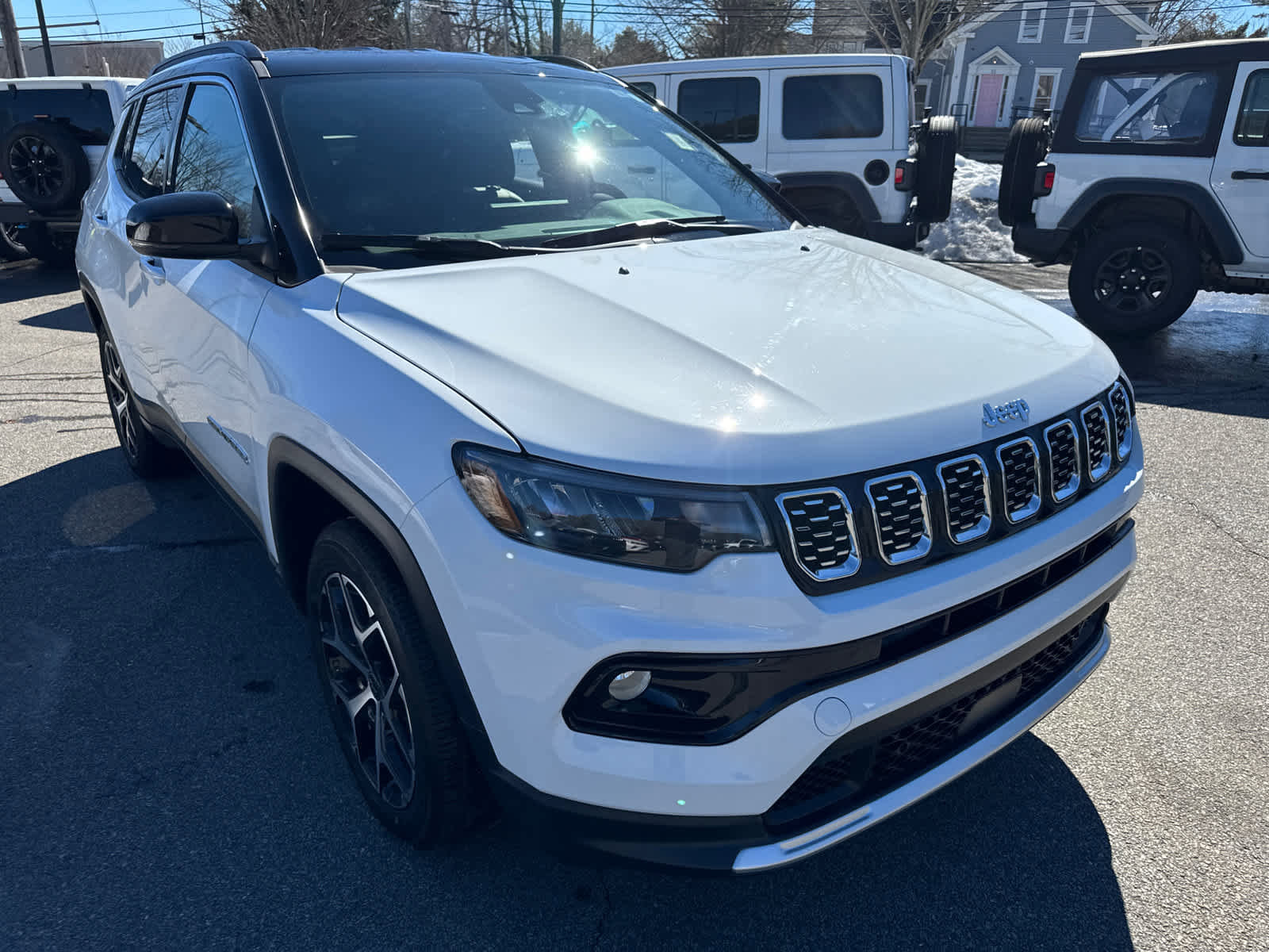 Used 2025 Jeep Compass Limited image 8
