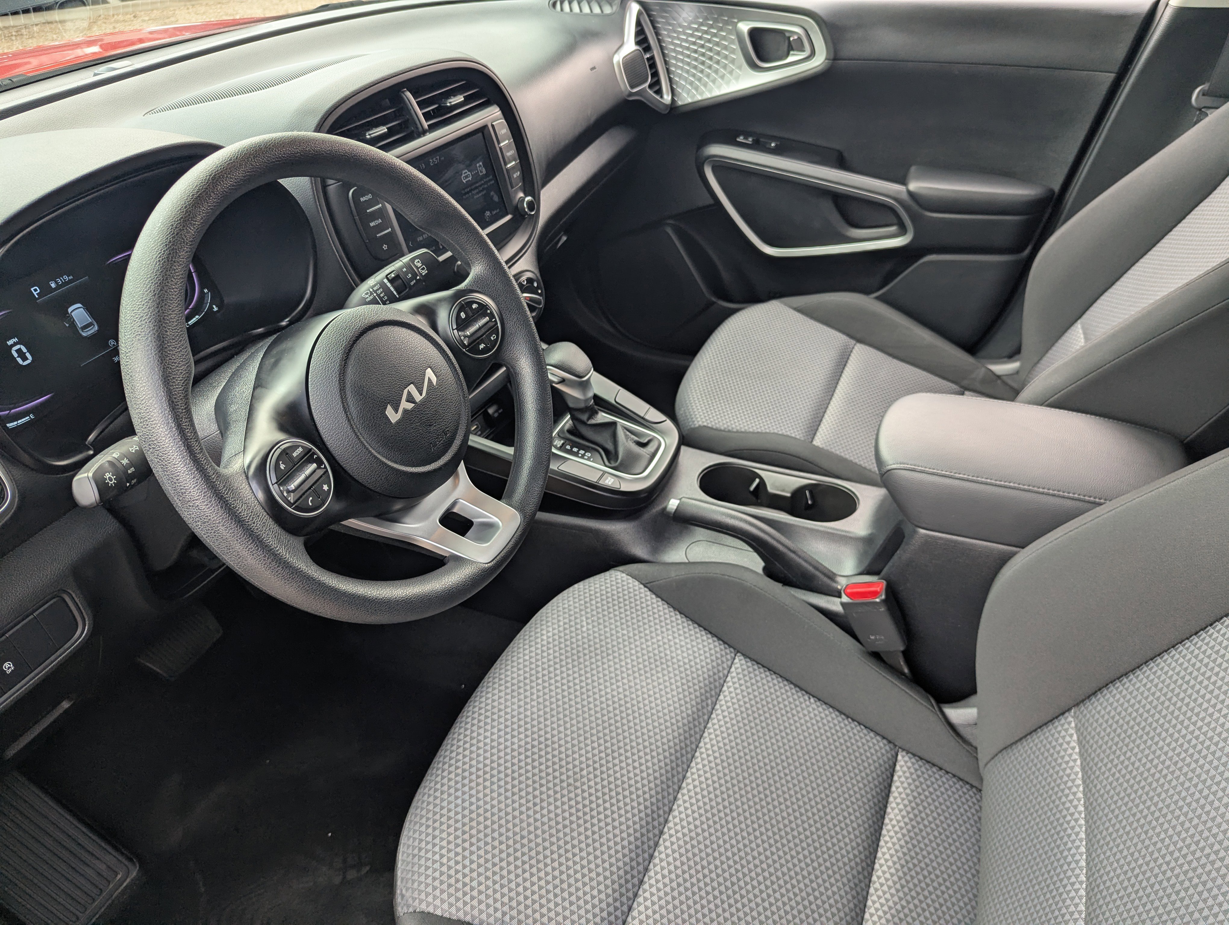 Certified 2025 Kia Soul LX w/ LX Technology Package image 19
