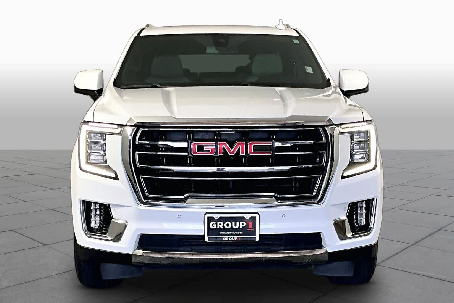 Used 2022 GMC Yukon SLT w/ SLT Premium Package AWD/4WD image 4