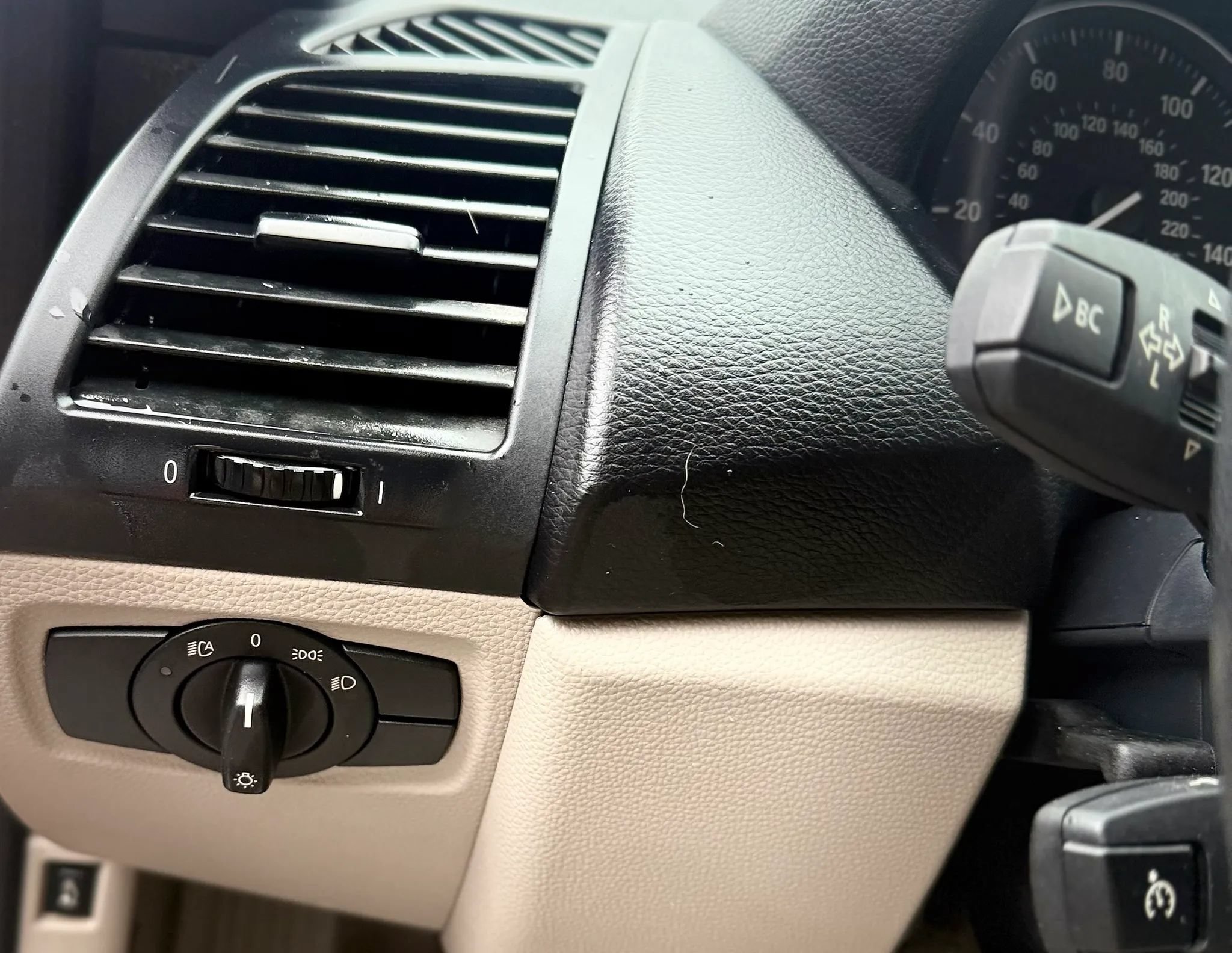 Used 2011 BMW 135i Convertible RWD image 27