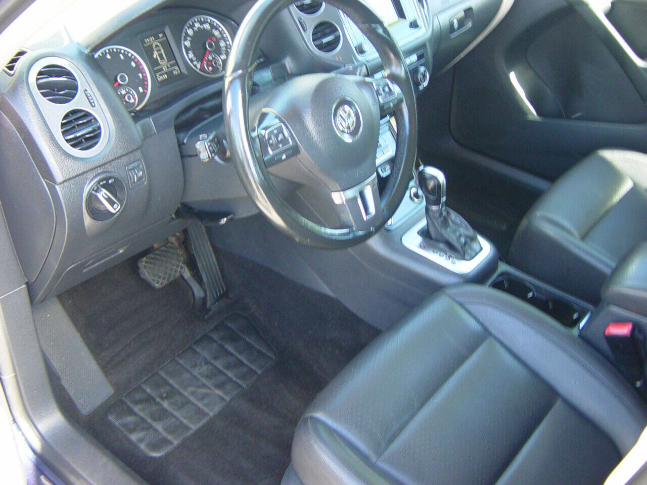 Used 2016 Volkswagen Tiguan S image 7
