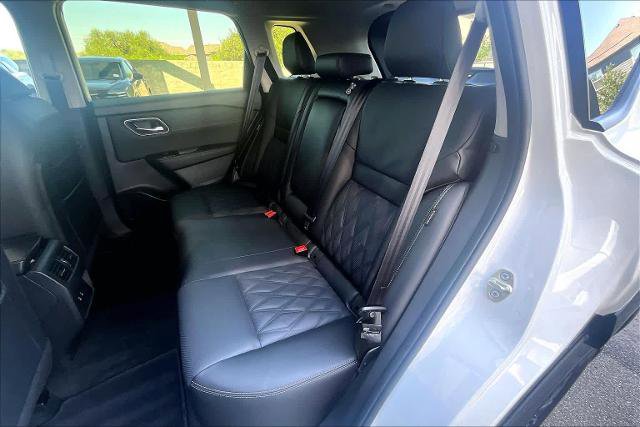Certified 2025 Nissan Rogue Platinum AWD/4WD image 20