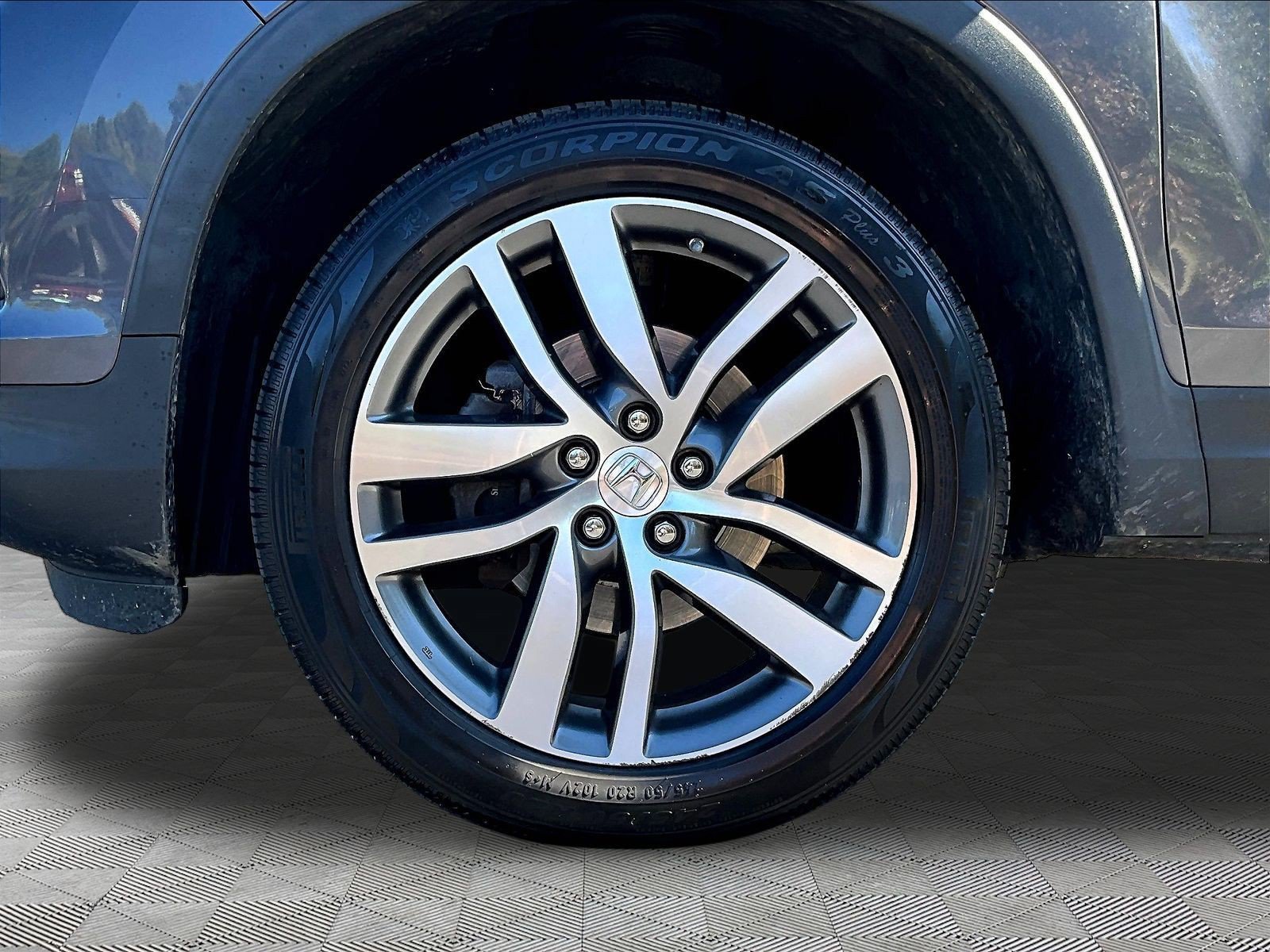 Used 2018 Honda Pilot Touring image 34