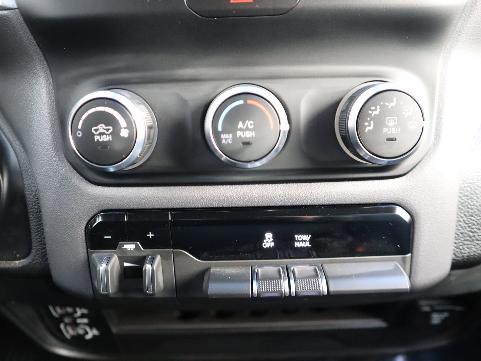 Used 2024 RAM 3500 Big Horn w/ Protection Group image 40