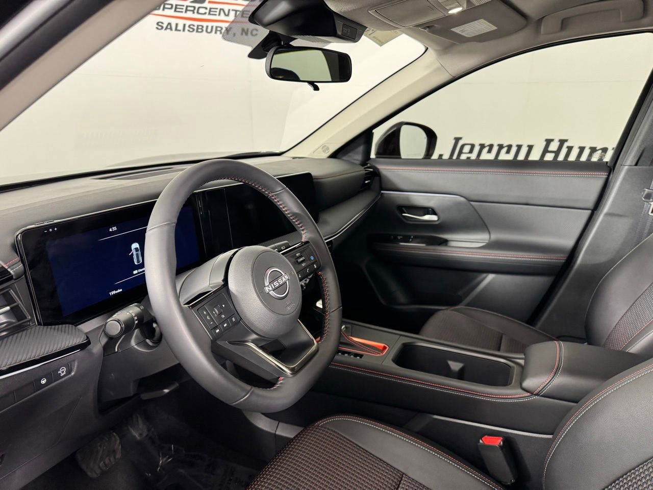 Used 2025 Nissan Kicks SR FWD image 14