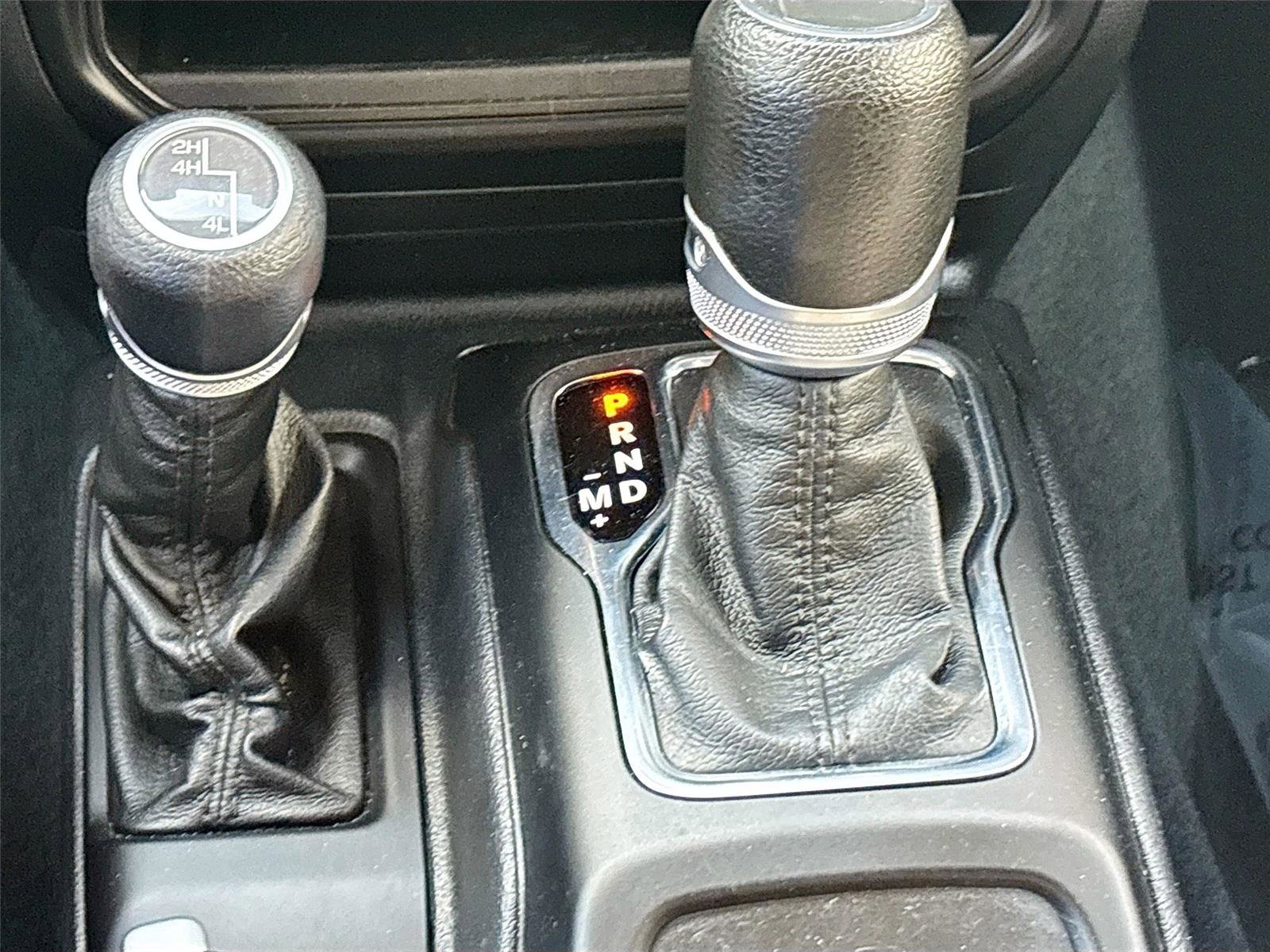 Used 2022 Jeep Gladiator Sport AWD/4WD image 16