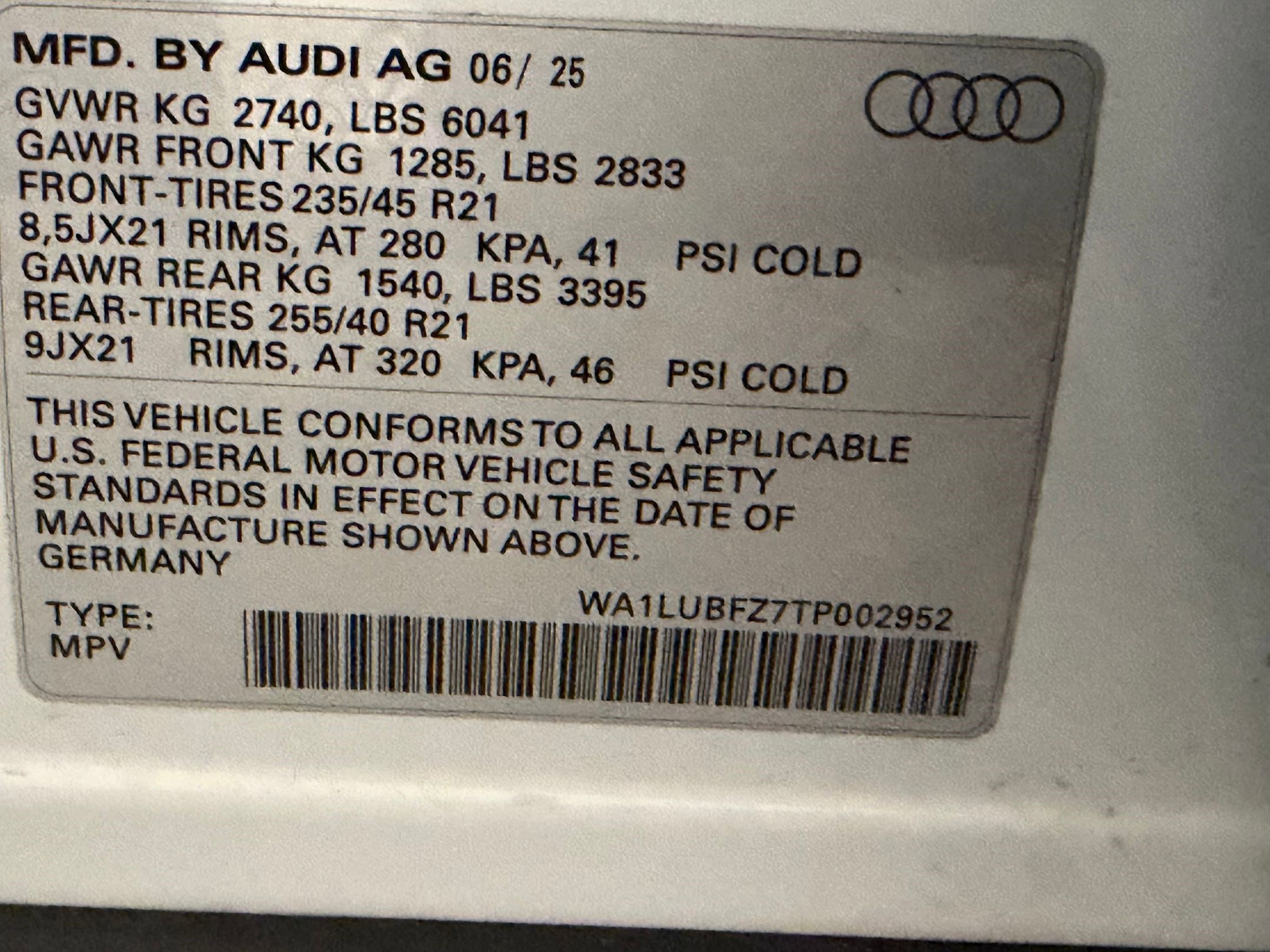 Used 2026 Audi Q4 e-tron Premium Plus w/ Premium Plus AWD/4WD image 19