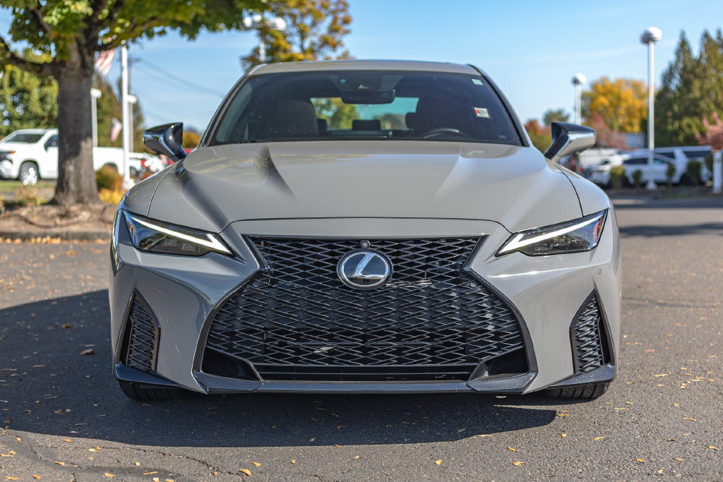 Used 2022 Lexus IS 500 RWD image 5