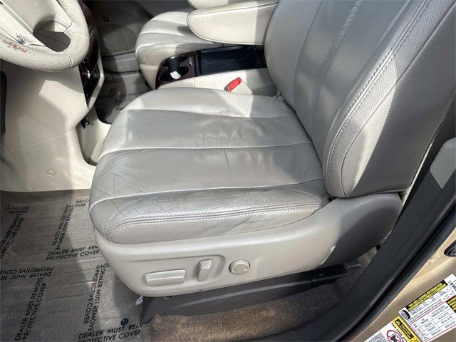 Used 2011 Toyota Sienna XLE image 15