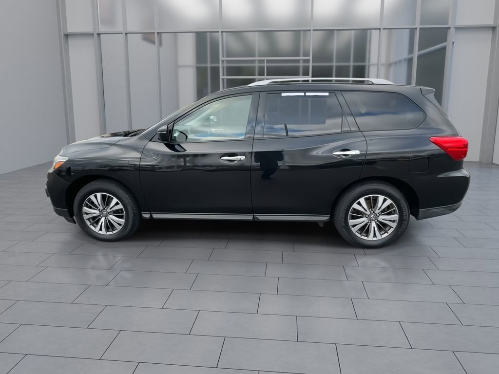Used 2018 Nissan Pathfinder SV image 5