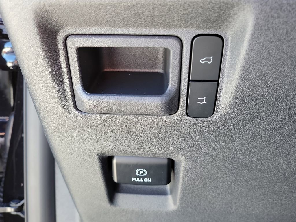 New 2026 Ford Expedition Active image 27