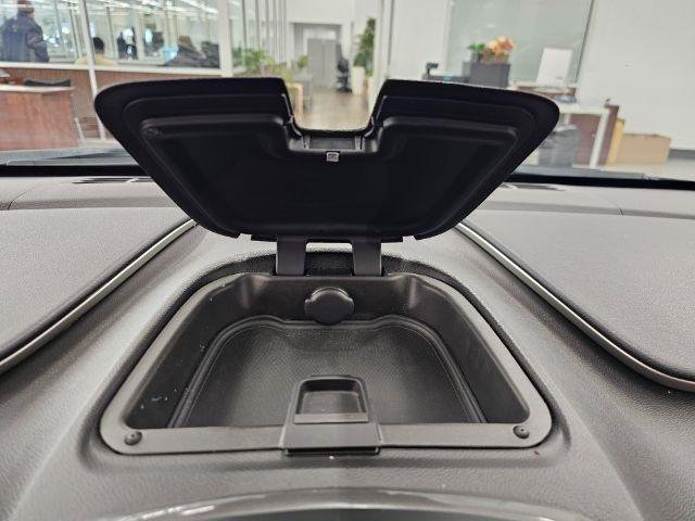 Used 2015 Chevrolet Volt Premium w/ Premium Trim Package FWD image 16