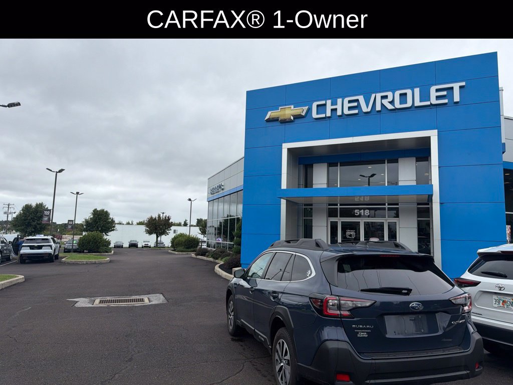 Used 2025 Subaru Outback Premium AWD/4WD image 3