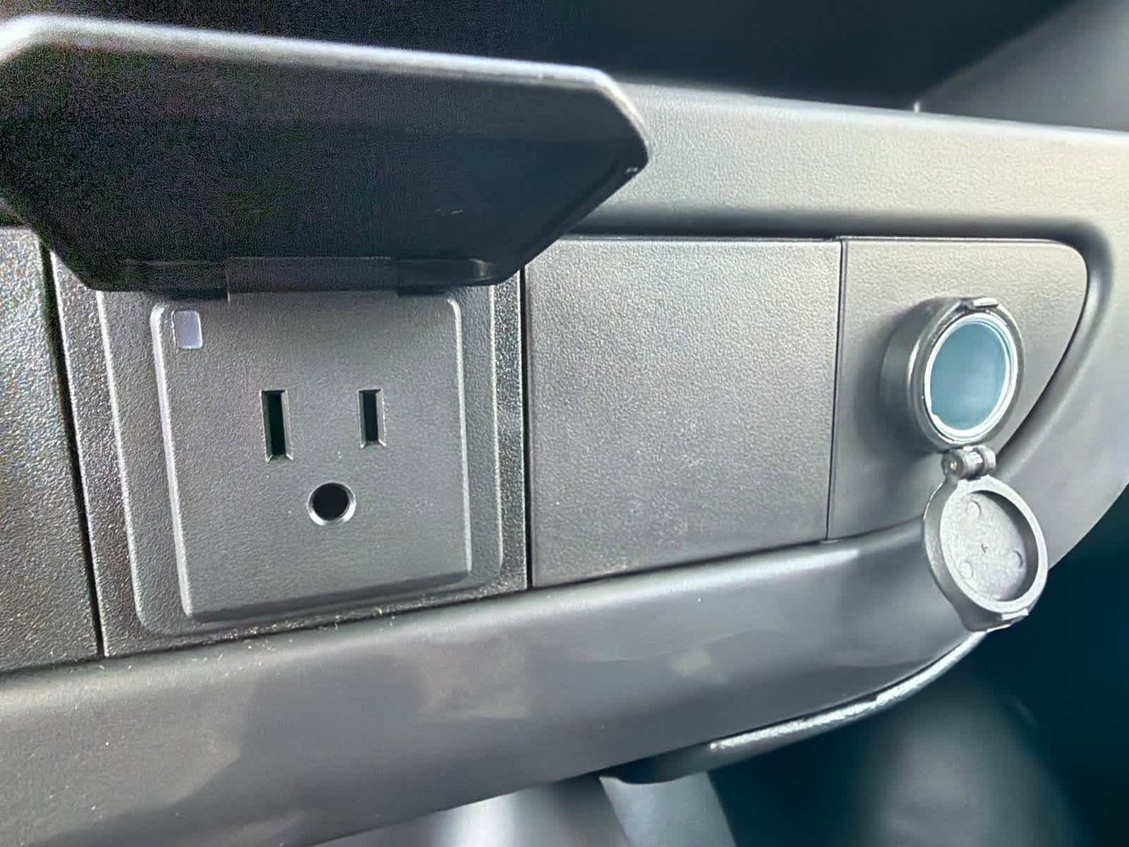 New 2025 GMC Savana 2500 w/ Driver Convenience Package RWD image 27