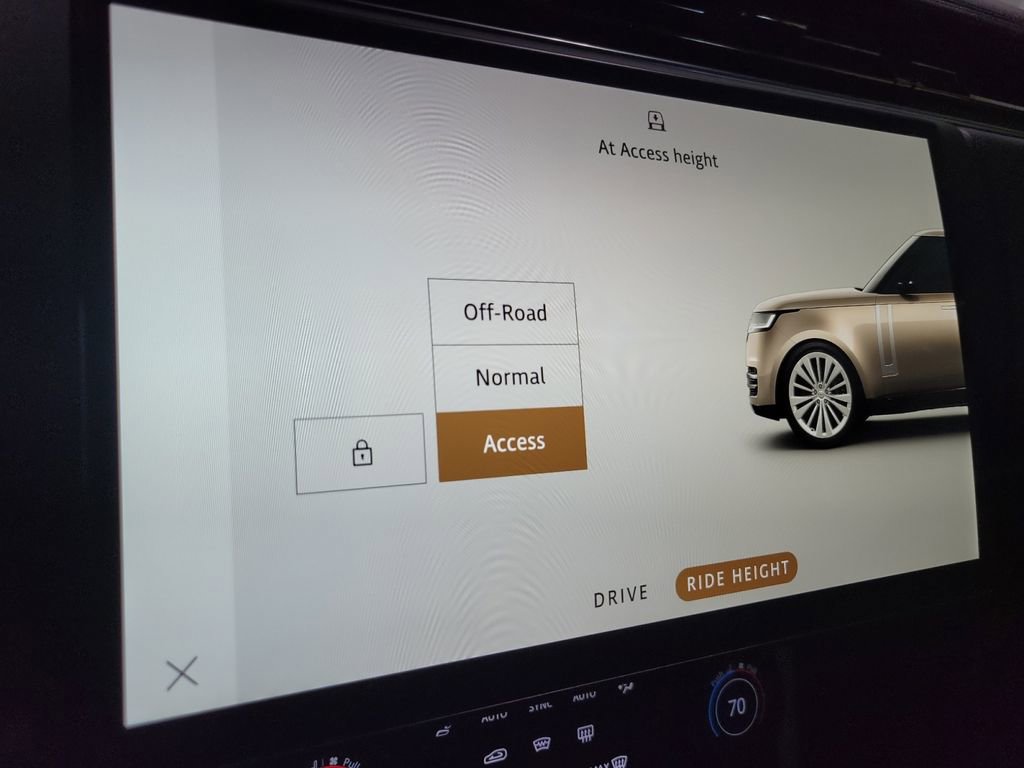 Used 2023 Land Rover Range Rover SV image 36