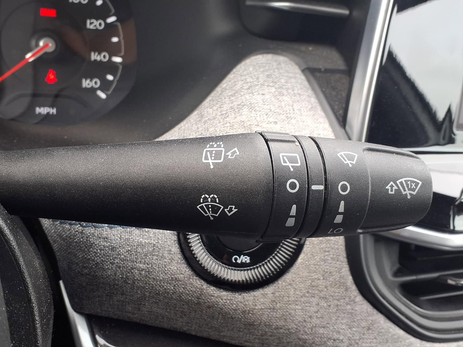 Used 2025 Jeep Compass Latitude image 16