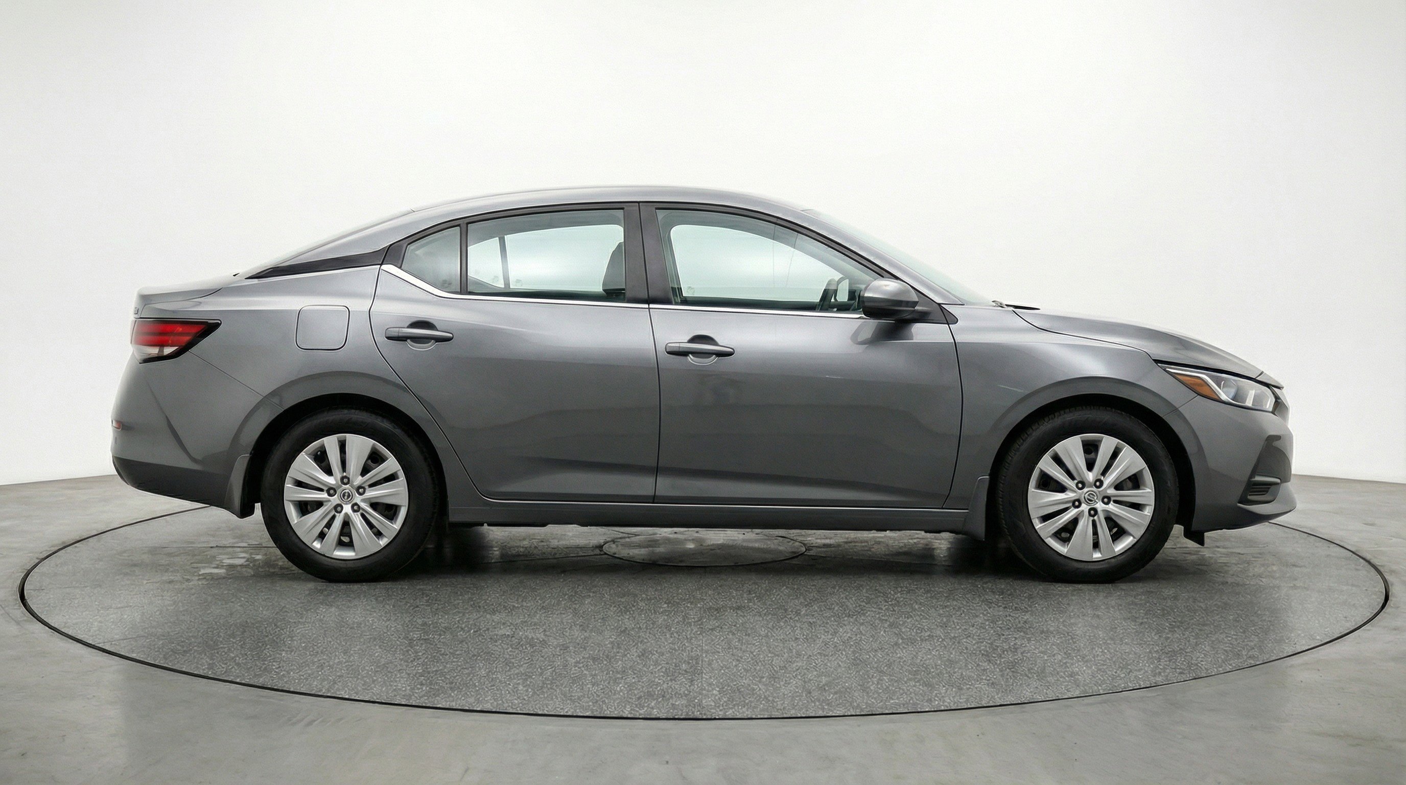 Used 2025 Nissan Sentra S FWD image 11