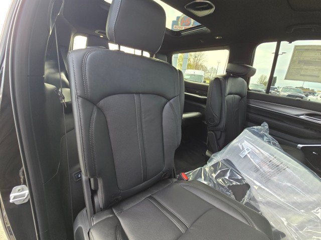 New 2026 Jeep Grand Wagoneer Limited AWD/4WD image 17