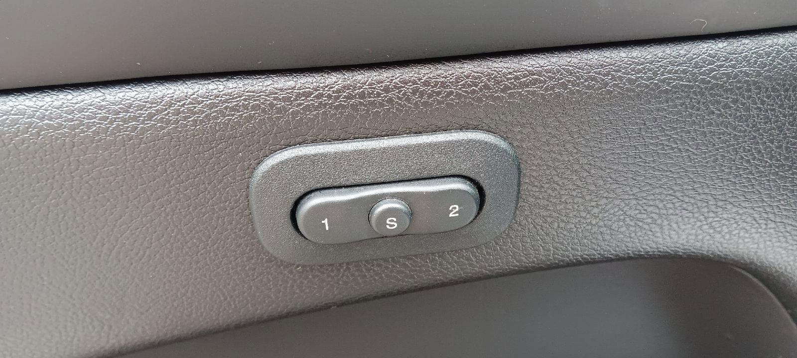 Used 2020 Jeep Grand Cherokee Overland image 9