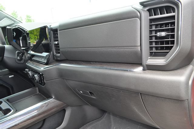 Used 2024 Chevrolet Silverado 2500 LTZ w/ LTZ Convenience Package AWD/4WD image 21