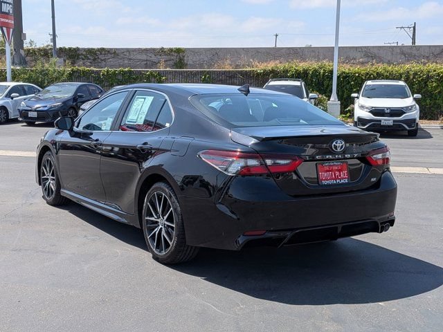 Used 2024 Toyota Camry SE w/ Cold Weather Package FWD image 12