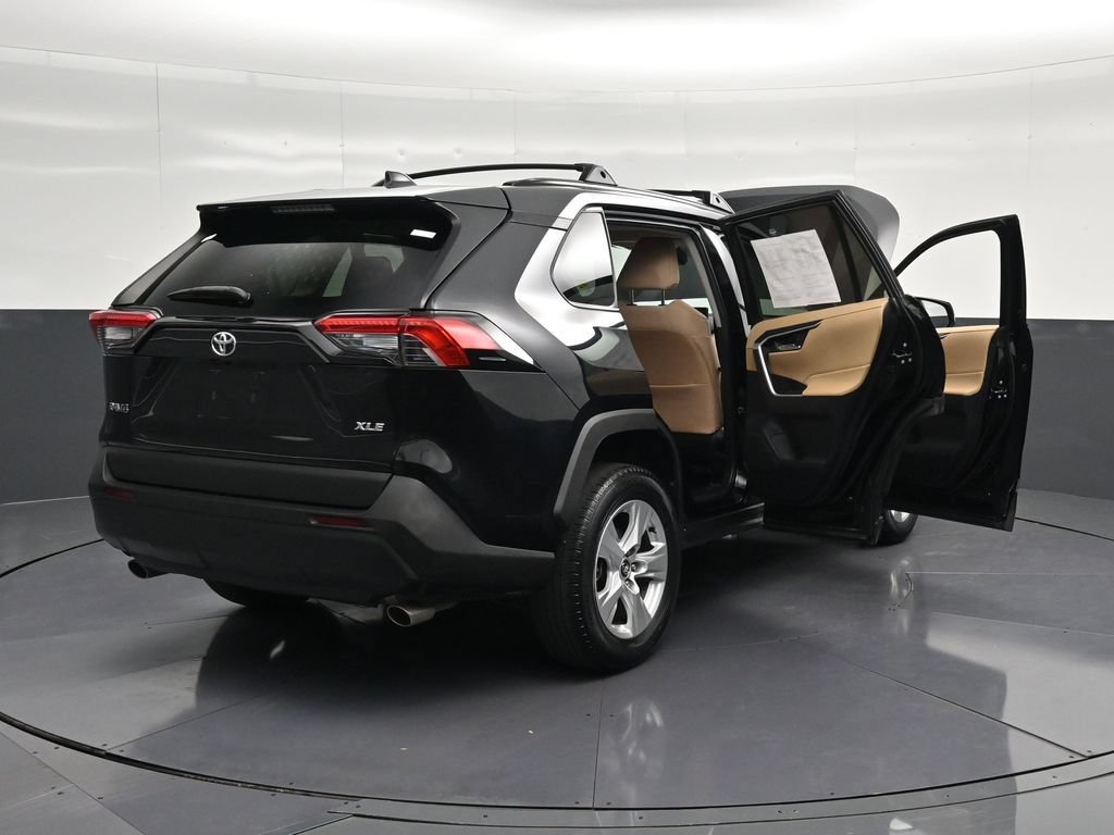 Used 2020 Toyota RAV4 XLE w/ Convenience Package FWD image 39
