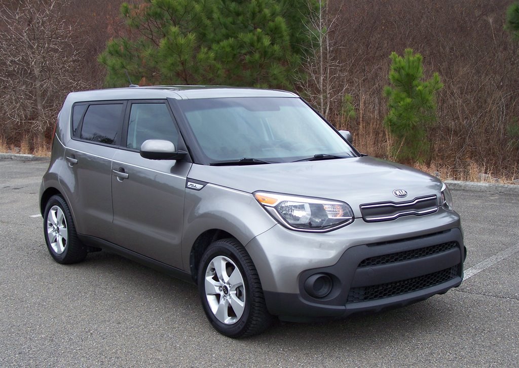 Used 2019 Kia Soul FWD image 3