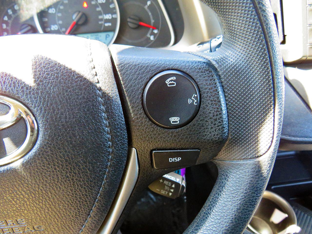 Used 2015 Toyota RAV4 LE image 22