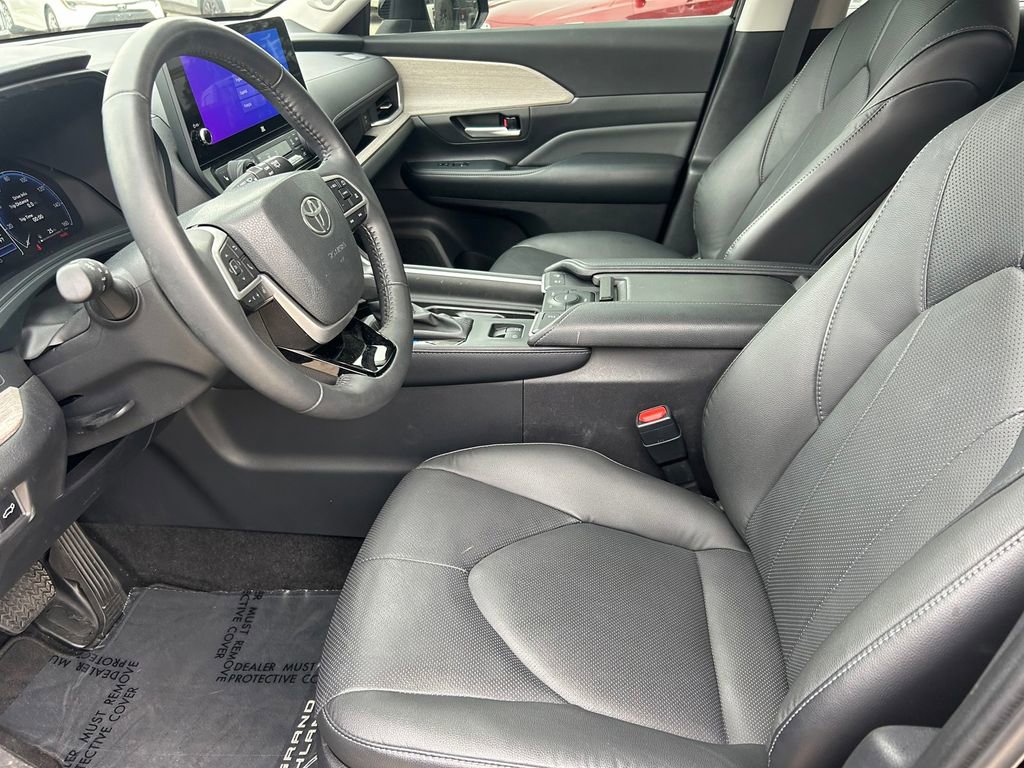 Used 2024 Toyota Grand Highlander AWD Hybrid image 11