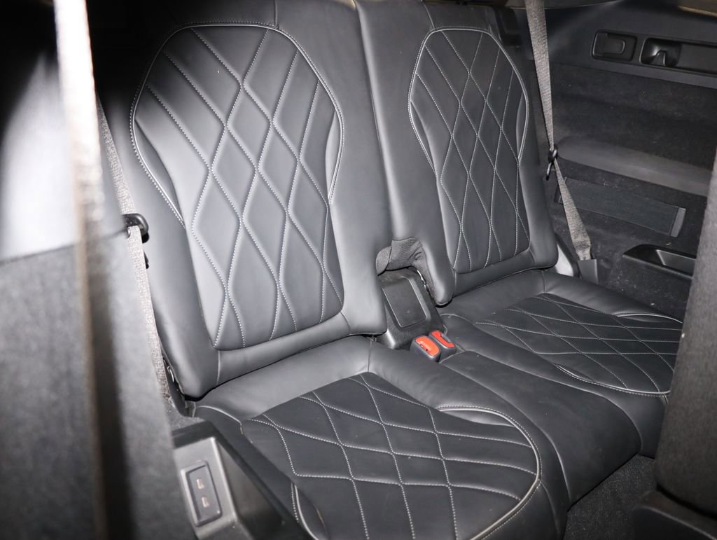 Used 2023 Mercedes-Benz EQS 580 4MATIC SUV w/ Exclusive Trim Package image 51