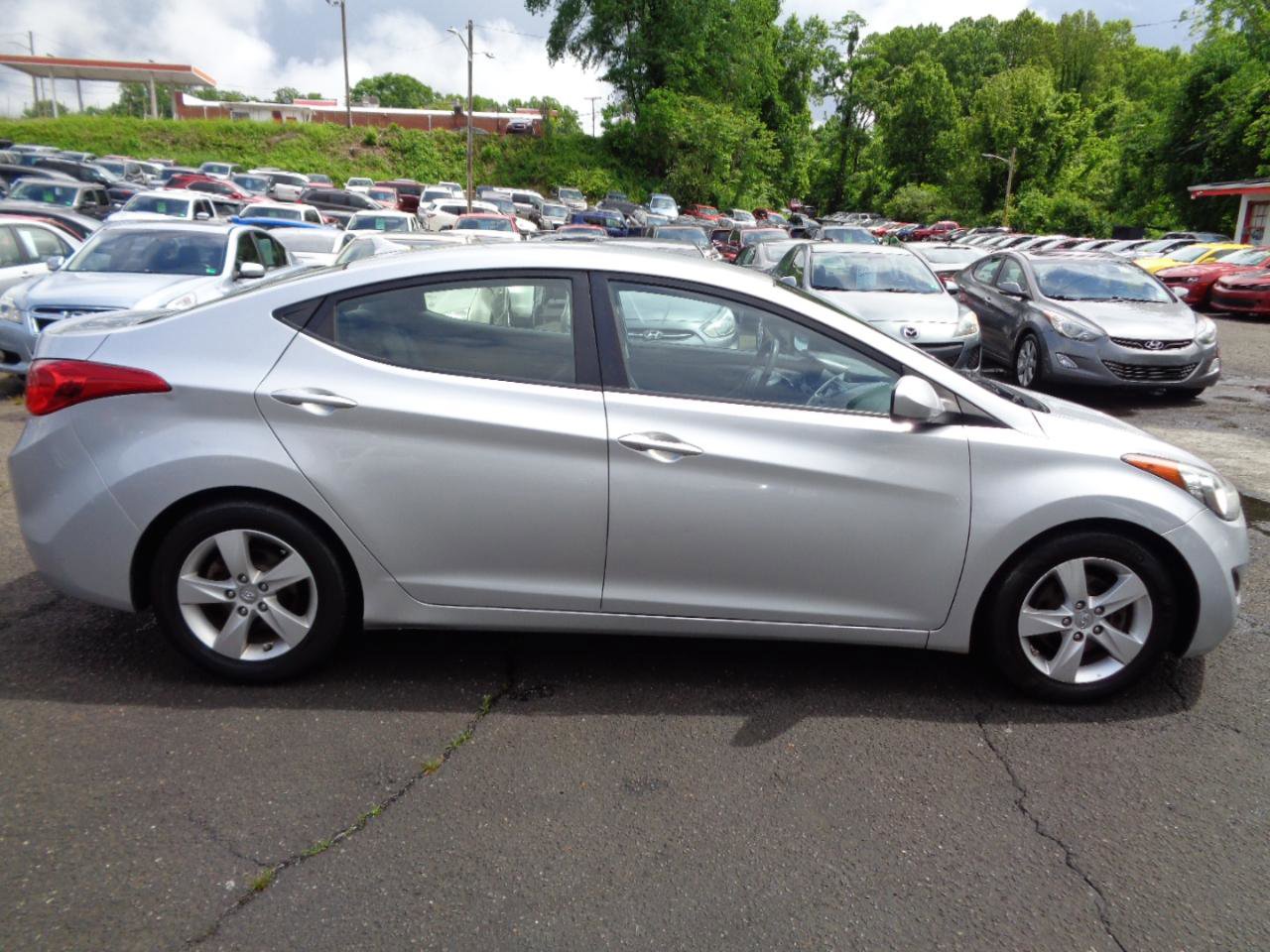 Used 2013 Hyundai Elantra GLS FWD image 4