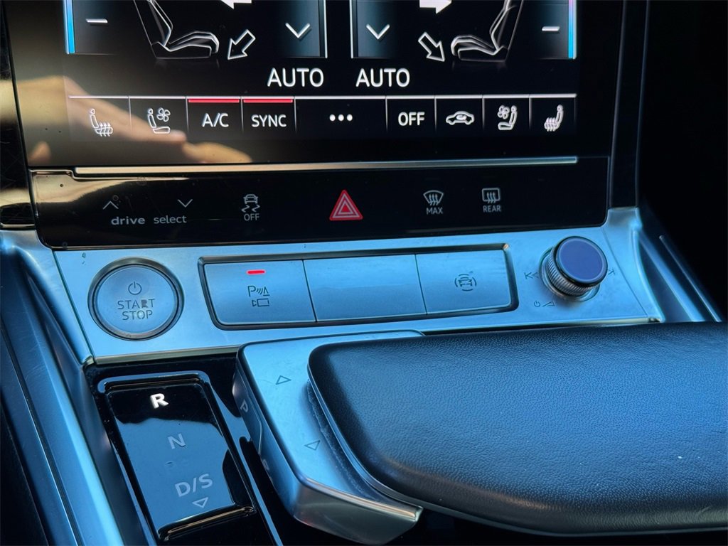 Used 2019 Audi e-tron Prestige w/ Prestige Package image 32