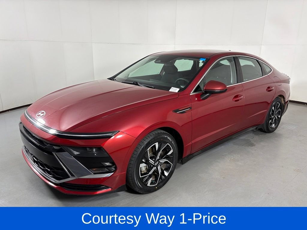 Used 2025 Hyundai Sonata SEL FWD image 5